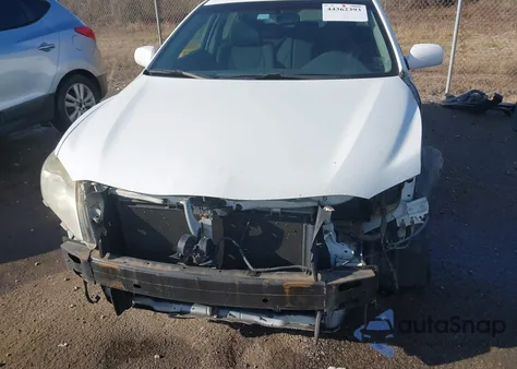 2011 Toyota Camry Se z USA, uszkodzony, nr VIN 4T1BF3EK2BU607253
